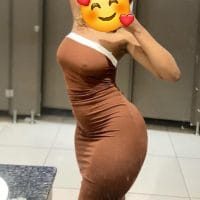 Moraa(squatting babe)new girl with long clits